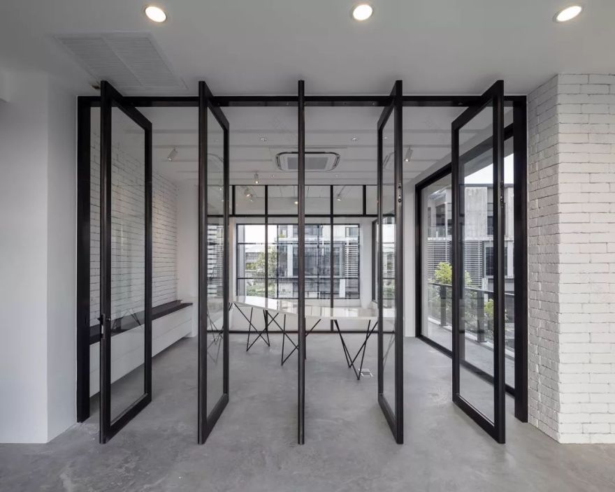 曼谷 Sriwara 办公室改造 | 集精品店与办公空间一体-17