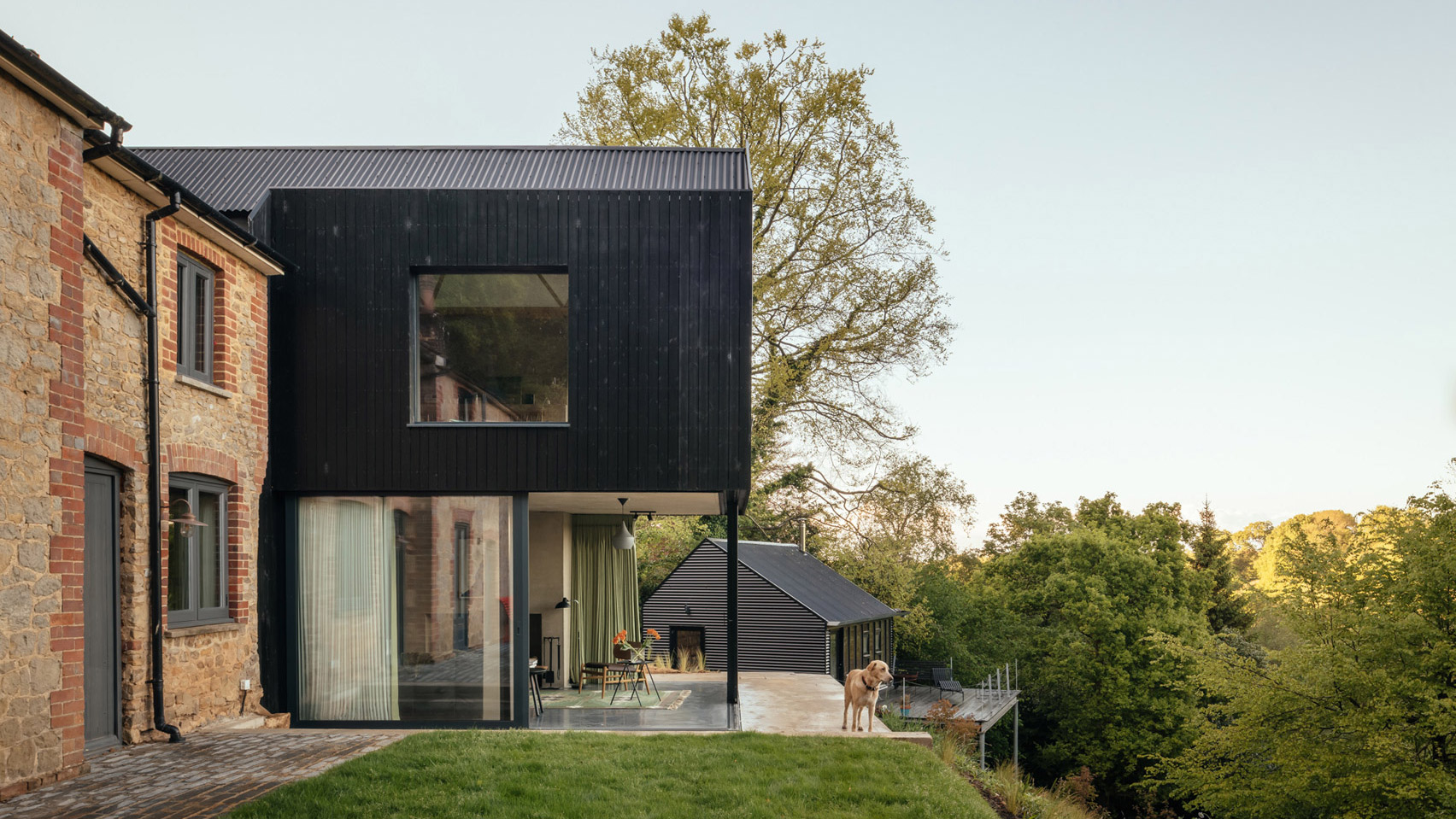 英国乡村别墅 | Invisible Studio 打造的"隐形扩展"-0
