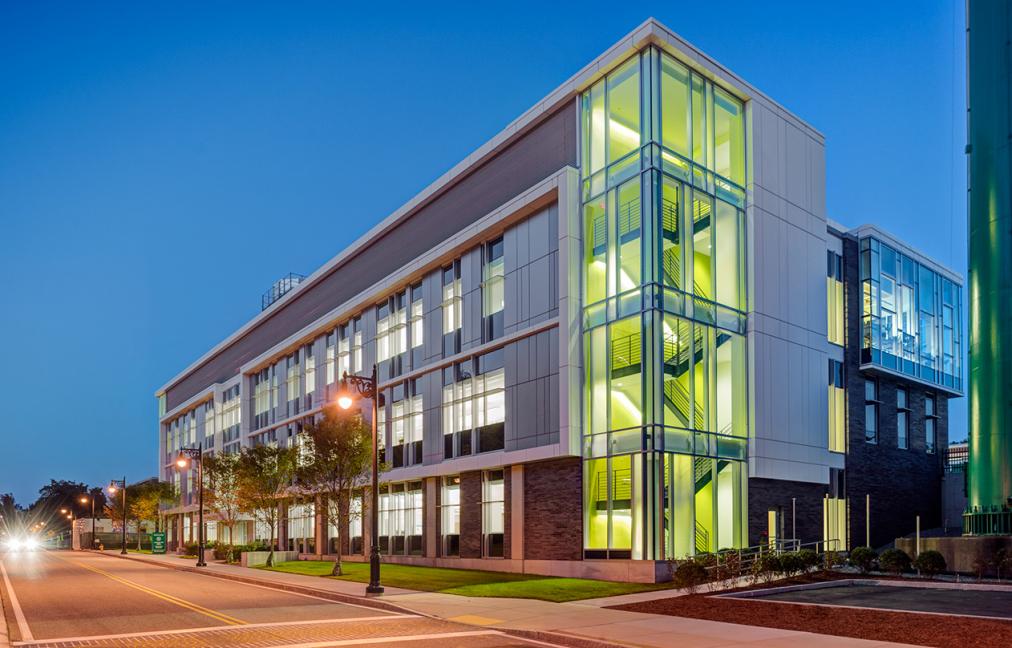 Fitchburg State University-The Antonucci Science Complex | CBT-7