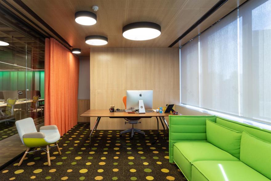 MACh Arquitetos 打造音乐字母总部,创新设计引领行业趋势-8