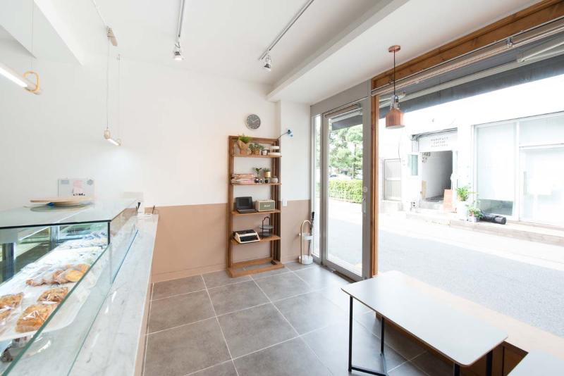 女性化简约风 9 坪甜品店设计-7