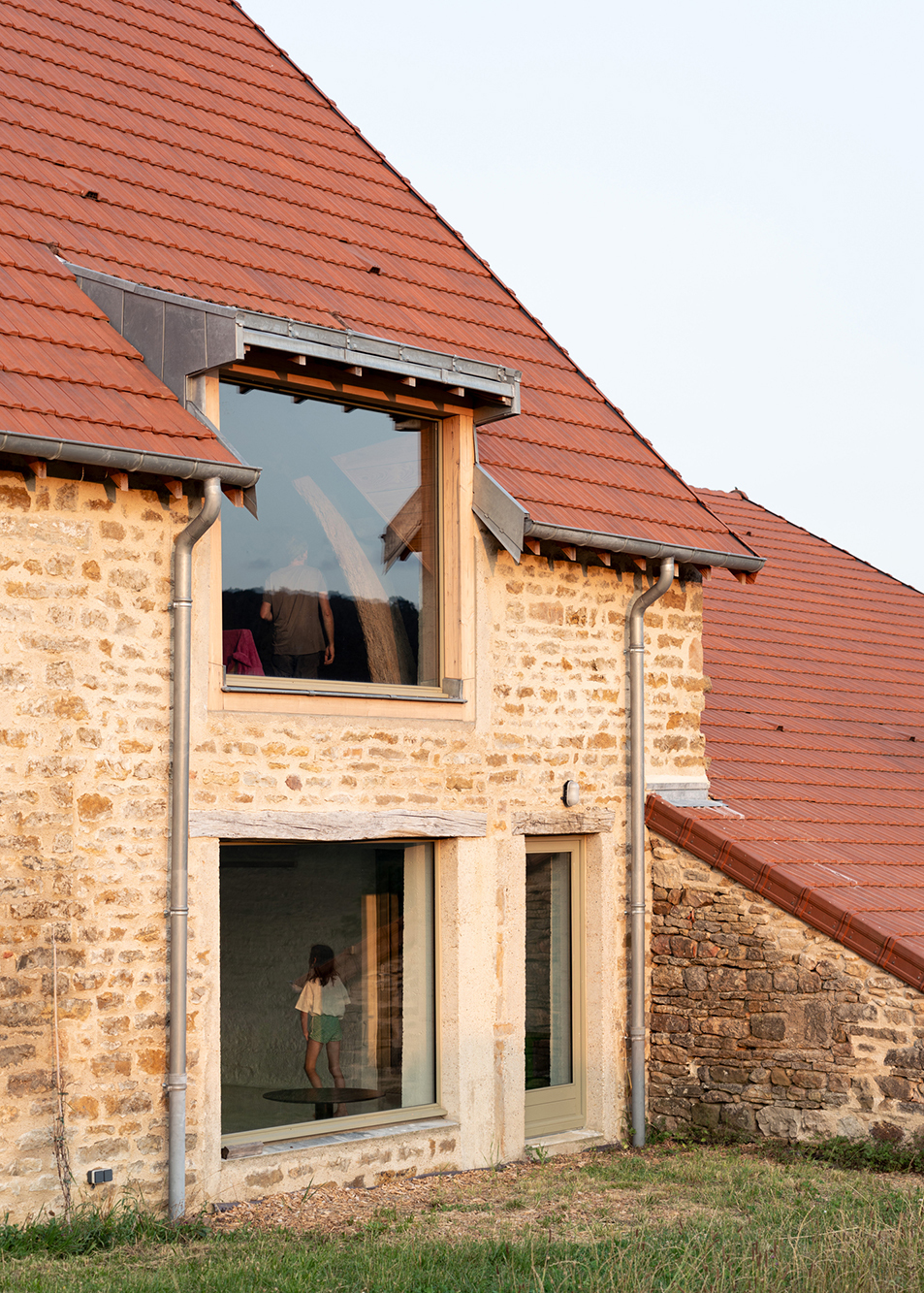 La Grange Burgundy Farm Renovation and Conversion / Le Dévéhat Vuarnesson Architectes-26