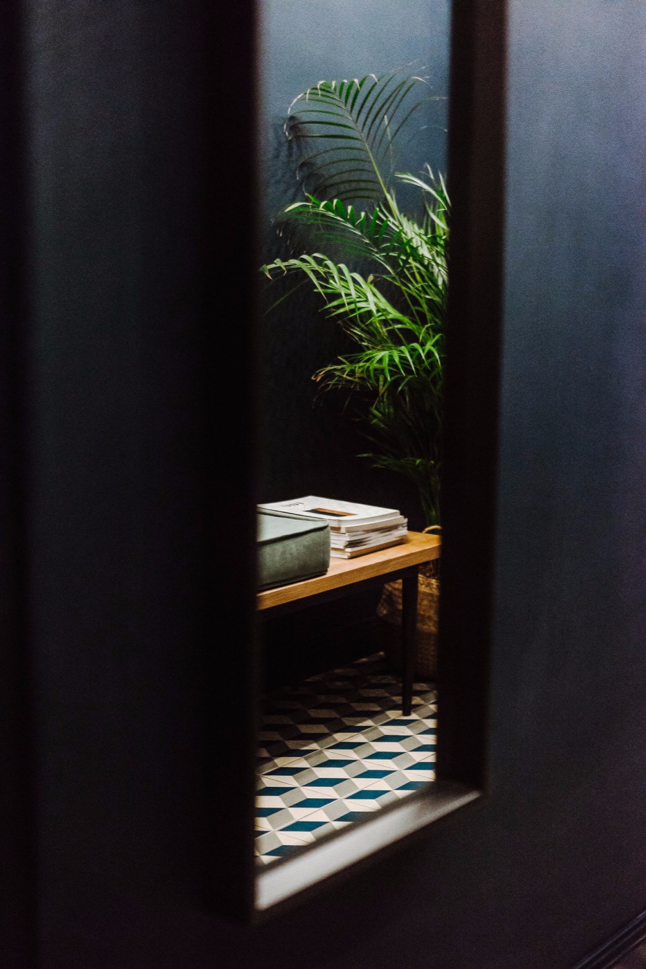 波兹南旧宅变身高质感民宿，历史韵味与现代设计完美融合-7