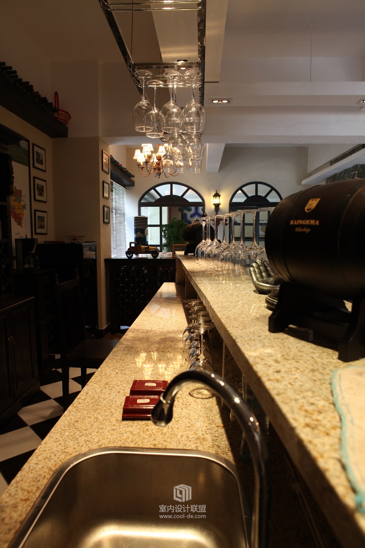 龙泉餐厅装修设计——葡萄酒私房菜馆设计-2