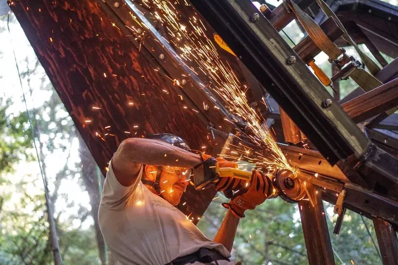 森林中的松果屋，体验 360 度的自然美景-3