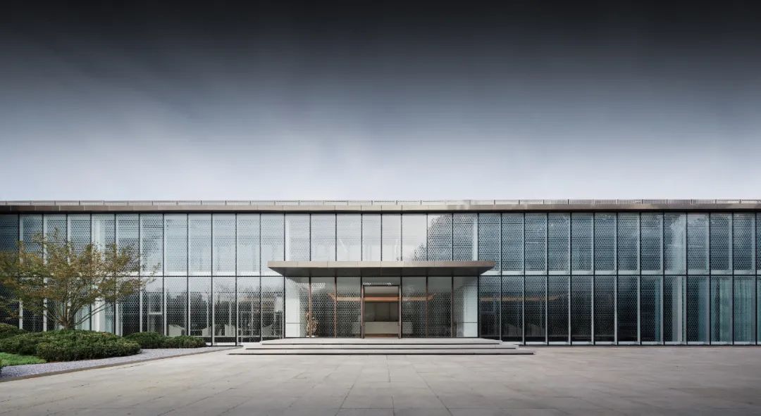 壹亮马营销中心 | 现代艺术与水韵之境-3