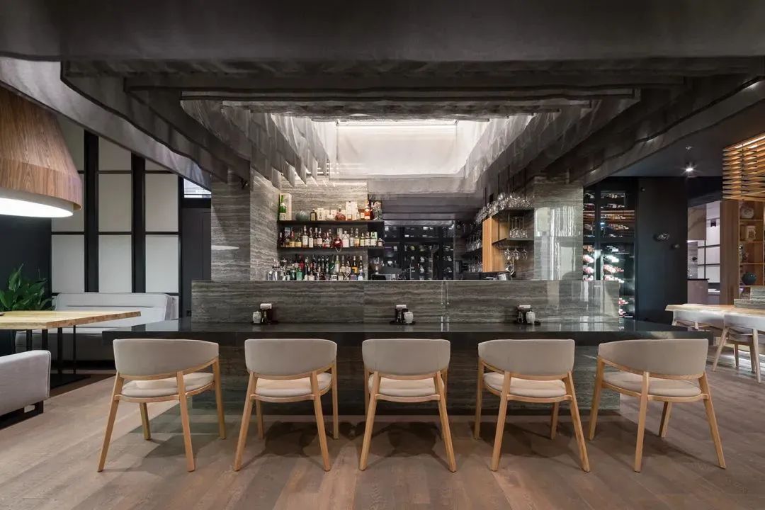 乌克兰最大日本餐厅,800㎡的创意迷宫-35