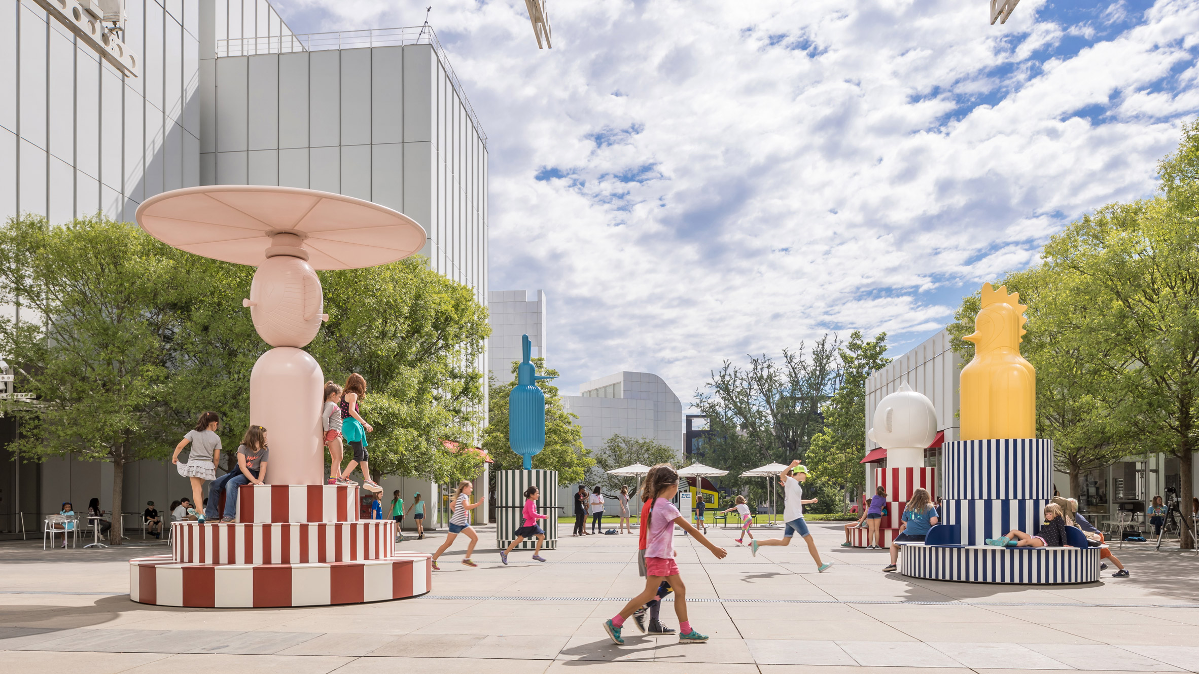 海蒙亚特兰大打造旋转动物园雕塑-0