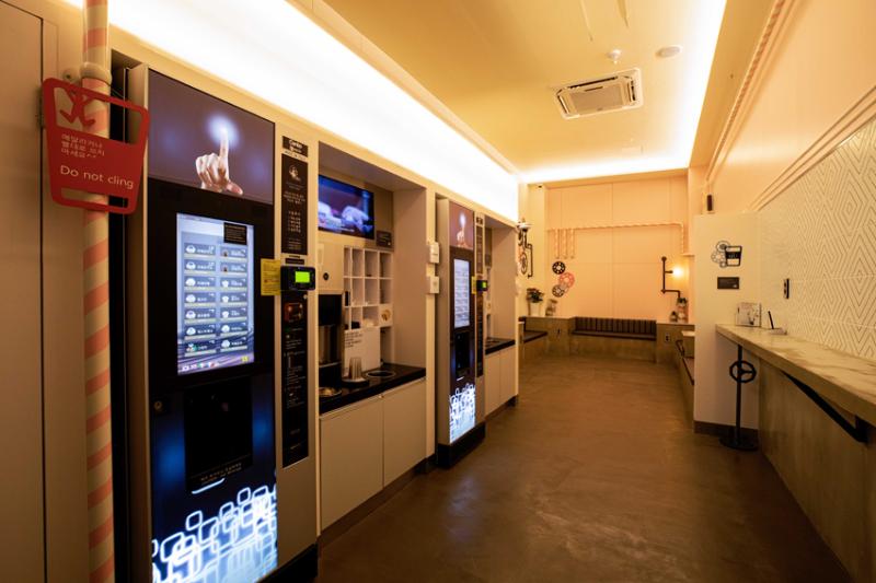 十坪江南站无人咖啡厅，灯光设计点睛之笔-3