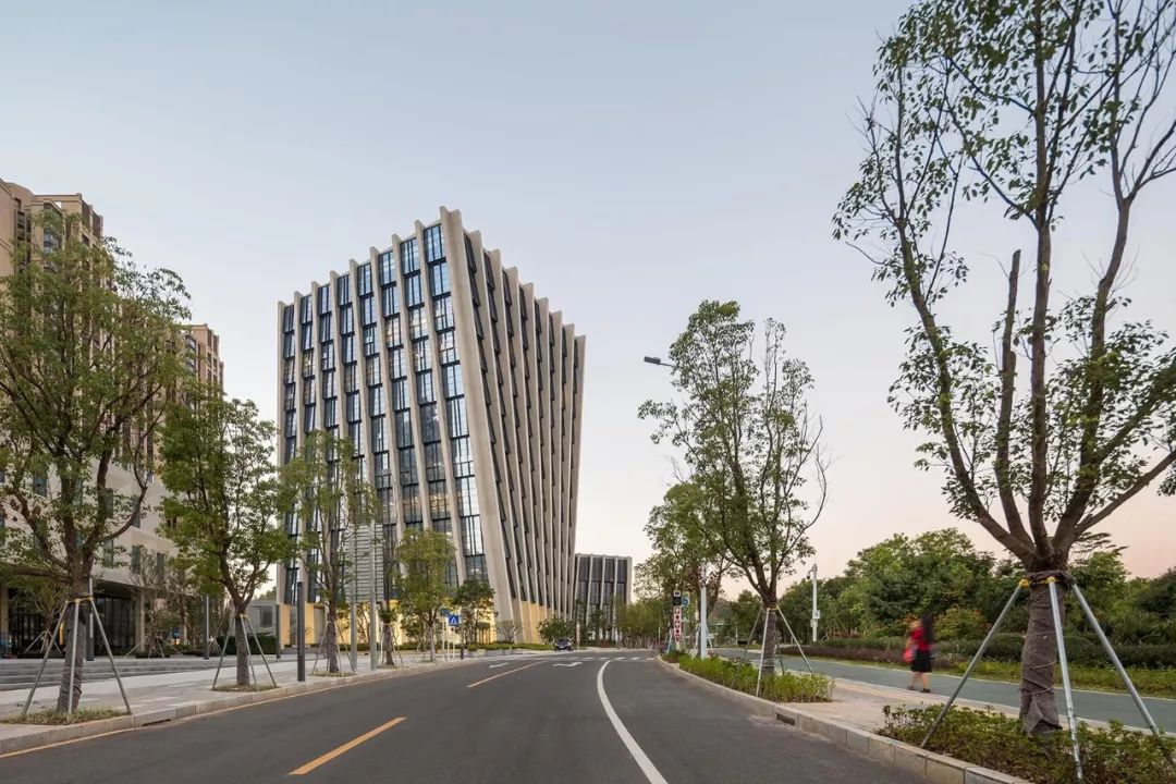 深圳坪山图书馆——垂直发展的文化聚落-14