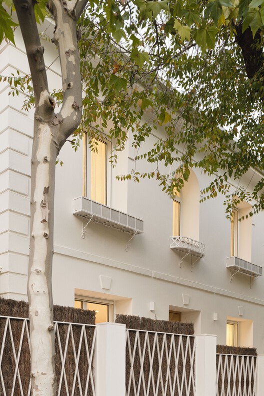 马德里 Quinta de Fuente del Berro 公园旁的历史建筑重生——Berro House-14