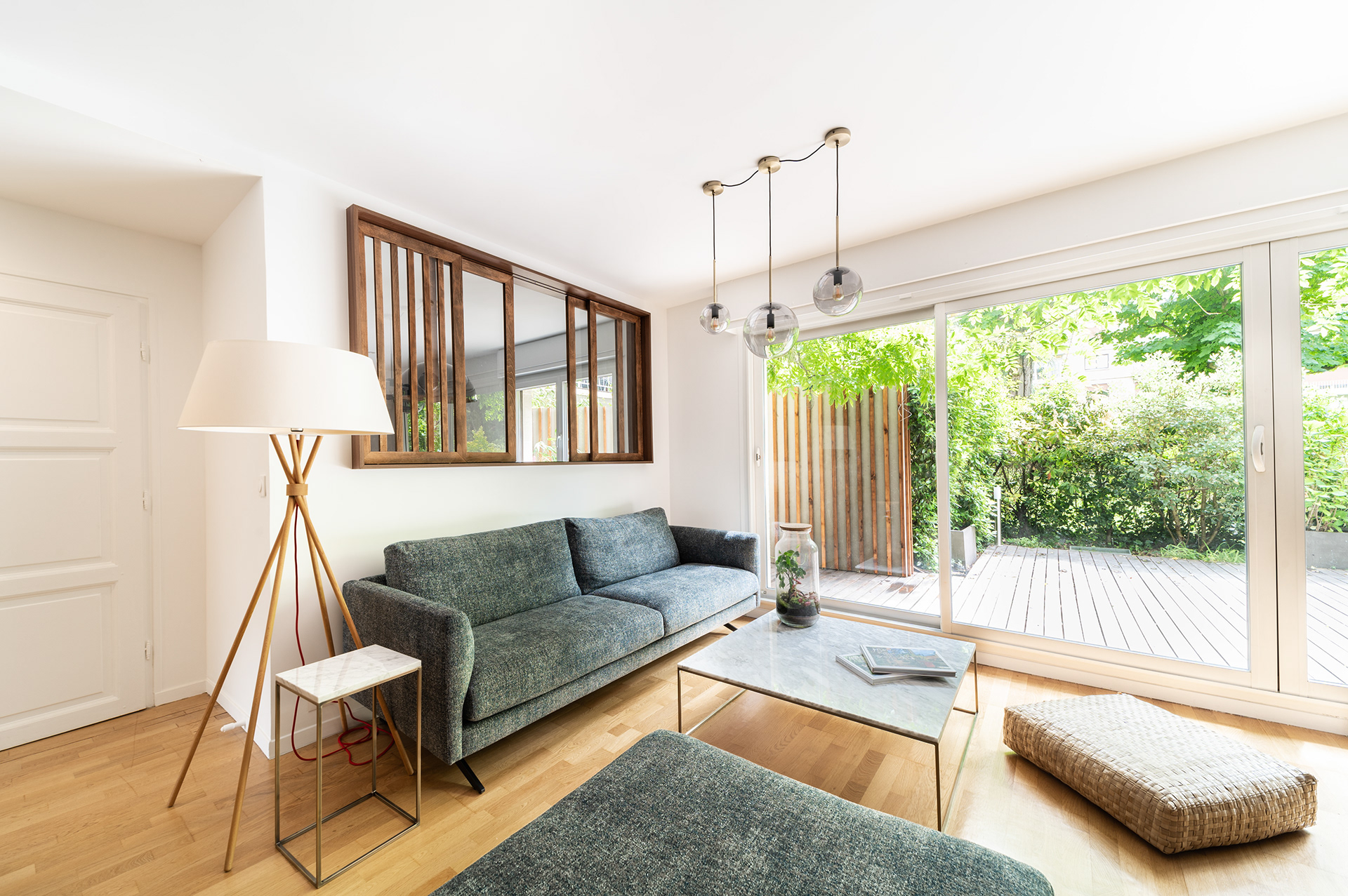 塞纳河畔讷伊以及花园旁（注：Neuilly sur Seine是法国巴黎的一个地名，一般固定译为塞纳河畔讷伊 ，sur Jardin直译为在花园上，结合语境理解为花园旁 ） 丨未明确,装饰设计为Stephanie Beaujard-2