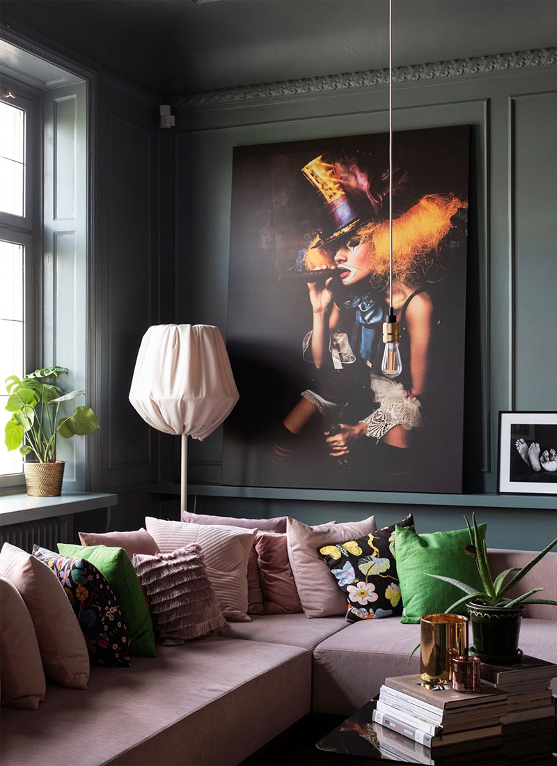 带有缤纷时尚细节的暗色调公寓-2