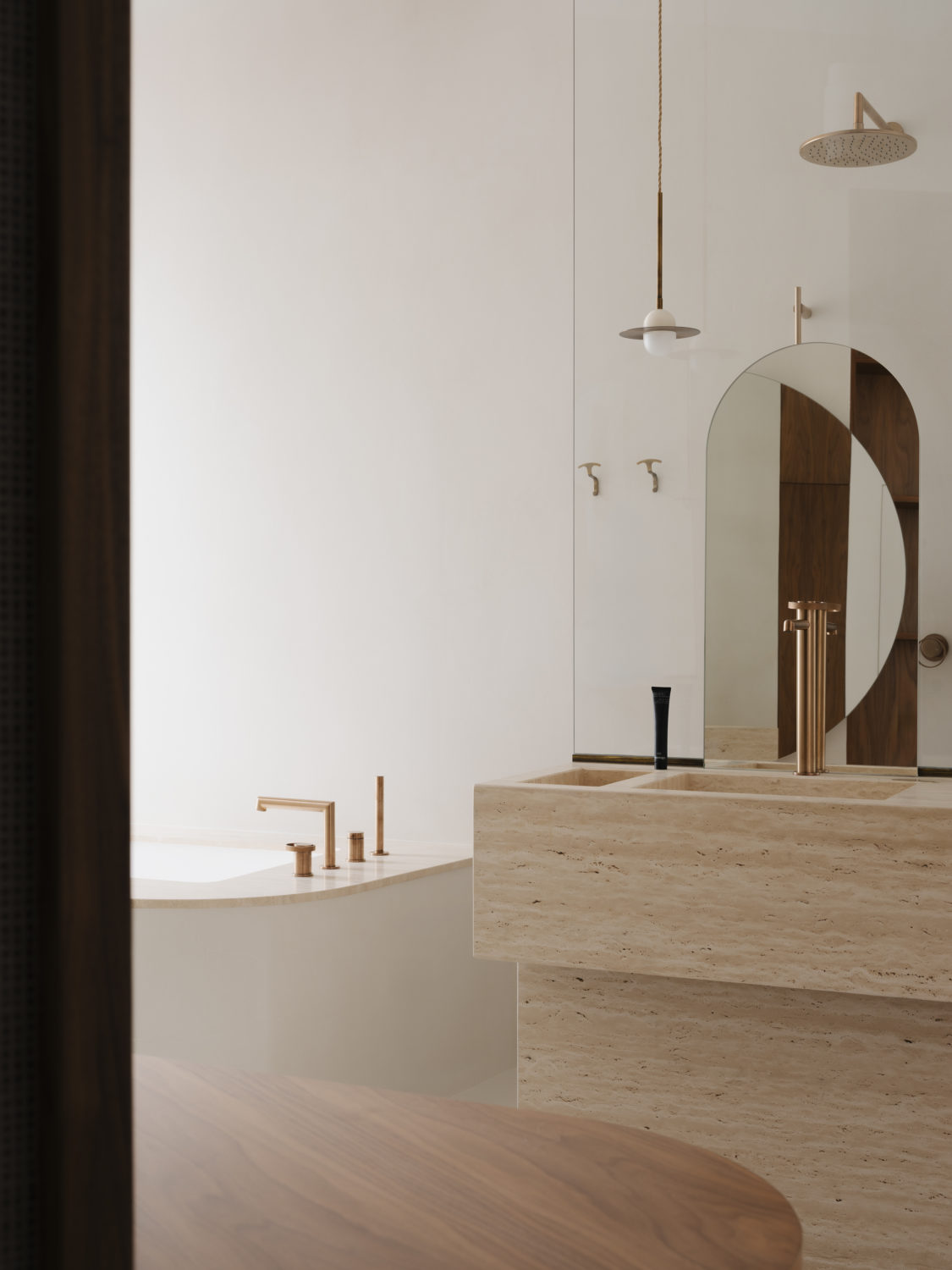 Luxe, calme et volupté 300m², Victor Hugo…Comment créer un havre de paix en plein Paris – Bän Architecture-33