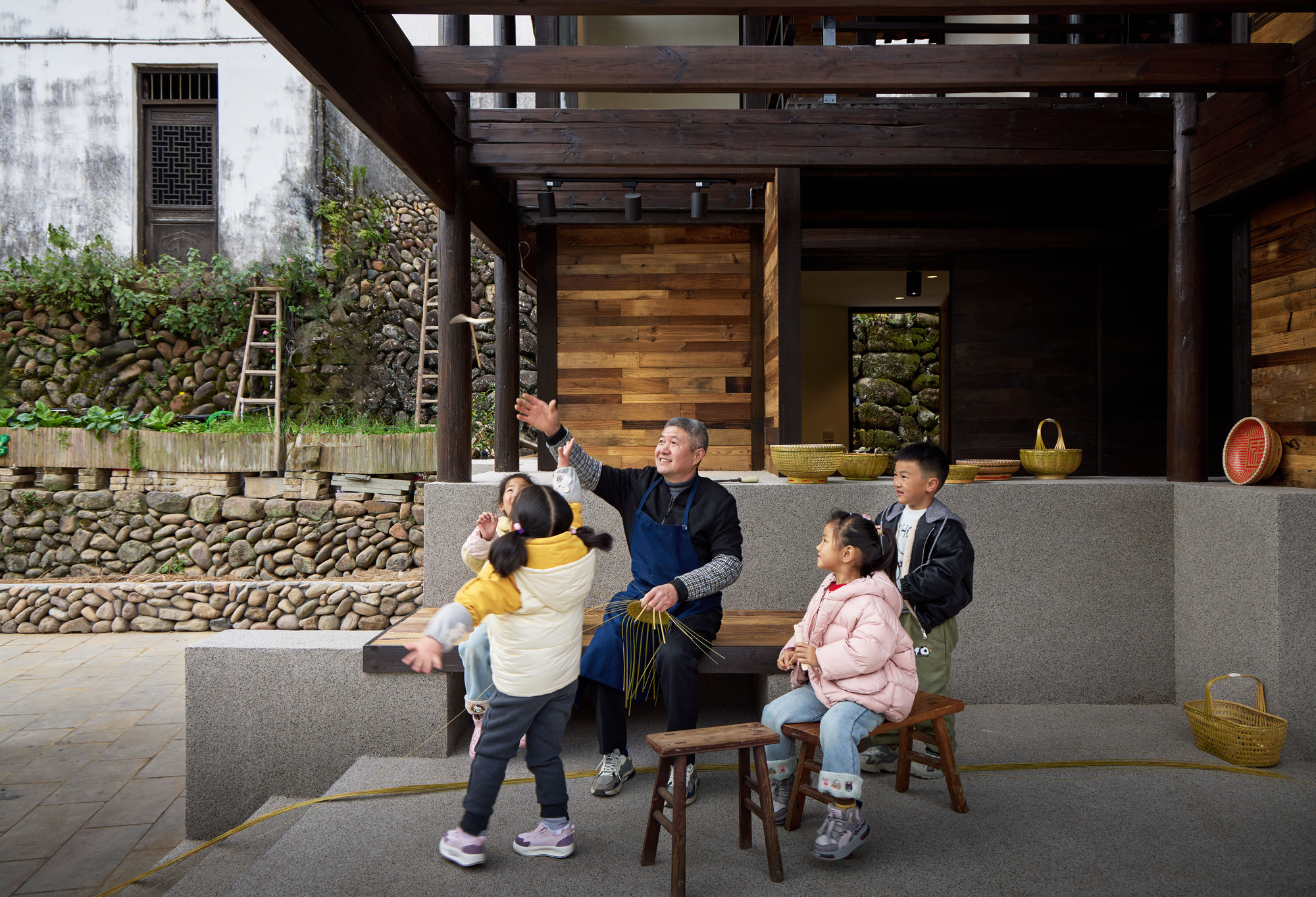 Renovation of the Old Riverside House / Ref Architects + 0.5m Studio-33