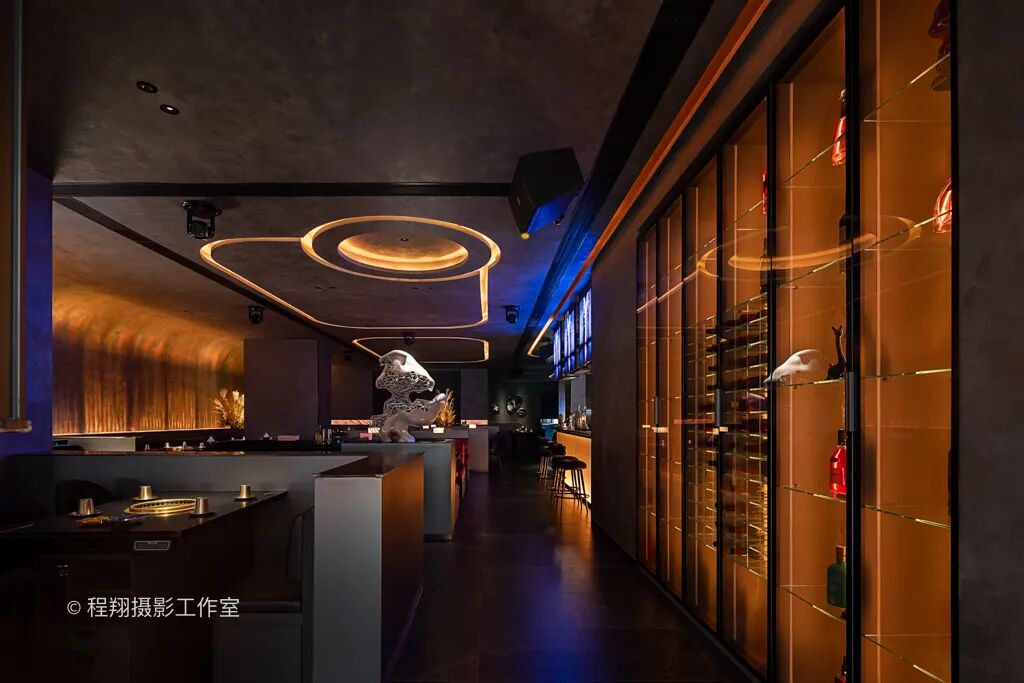 邂逅极光大漠畅享美食美酒｜海底捞旗下餐厅焰请烤肉铺子实景拍摄案例分享-9