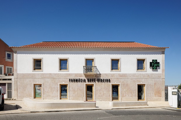 葡萄牙蒙特拉瓦尔某建筑翻新项目丨Esquissos建筑事务所-3