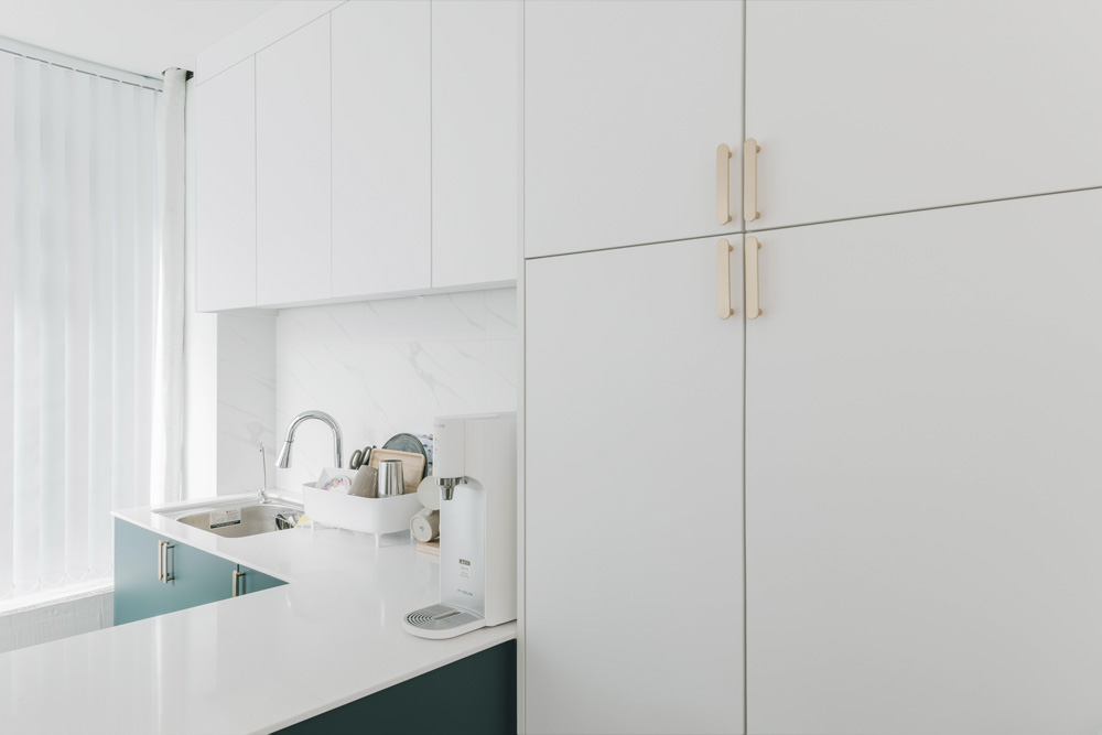 首尔地铁商圈 8 坪公认证中介公司咖啡馆氛围设计-8