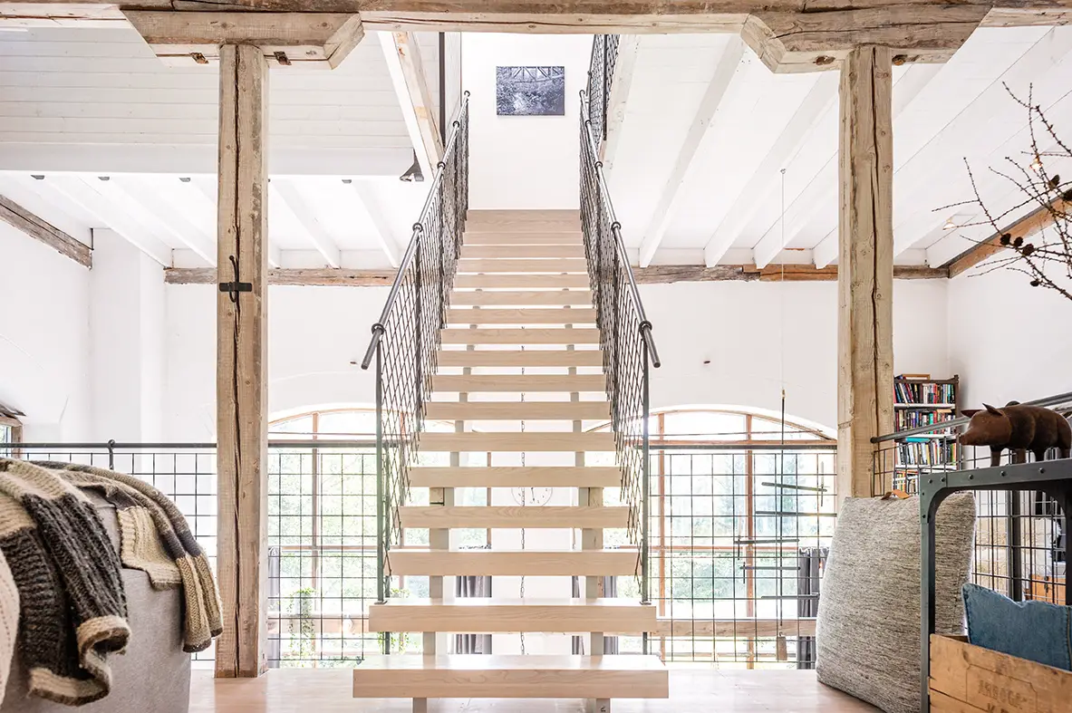 瑞典古老铸铁厂变身独特民宿-14