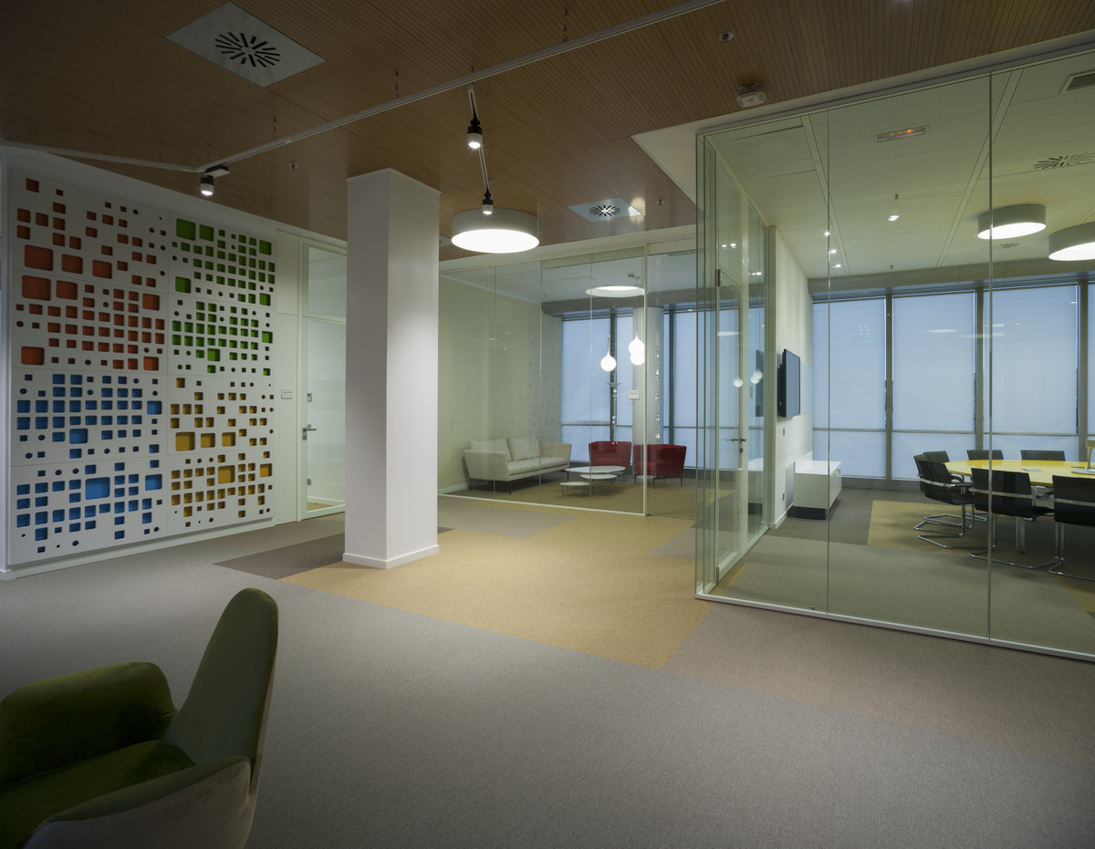 Inside Microsoft’s New Madrid Office  3g office-20