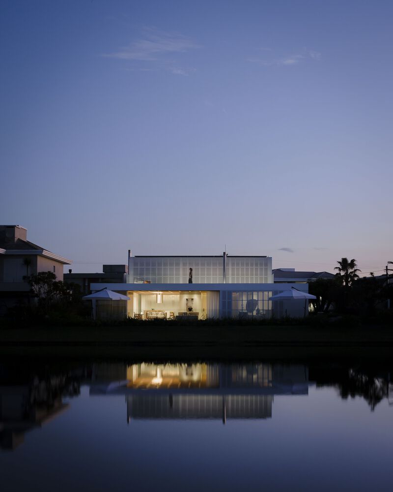 湖畔白色别墅丨巴西南里奥格兰德-44