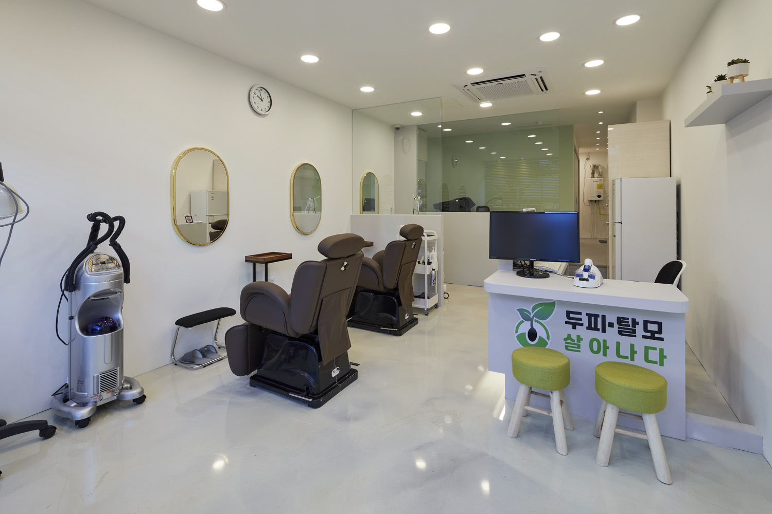 14 平白色美容室内设计，极简风格吸引眼球-3