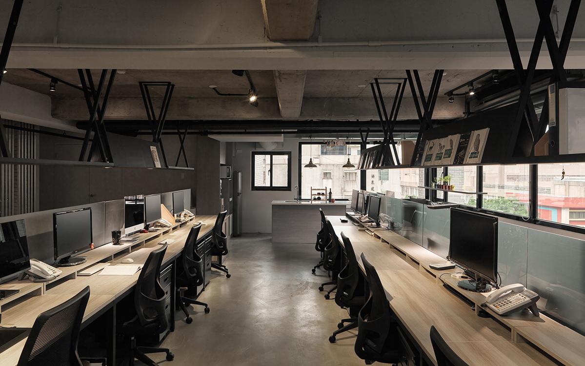 工业风办公室设计,巧妙融合网络元素与空间功能-13
