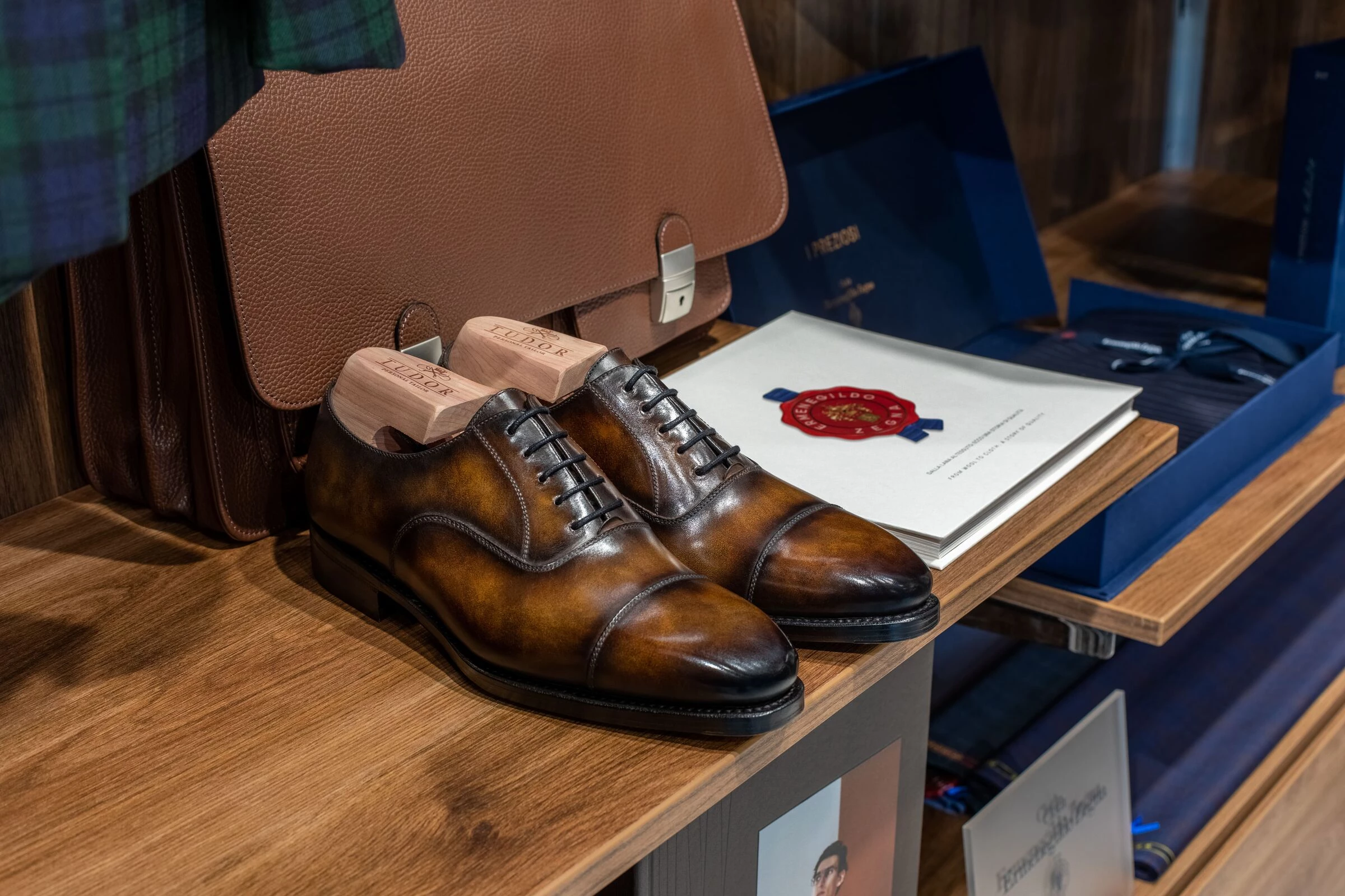 都铎裁缝展厅丨Romania丨Pure Mess Design-37