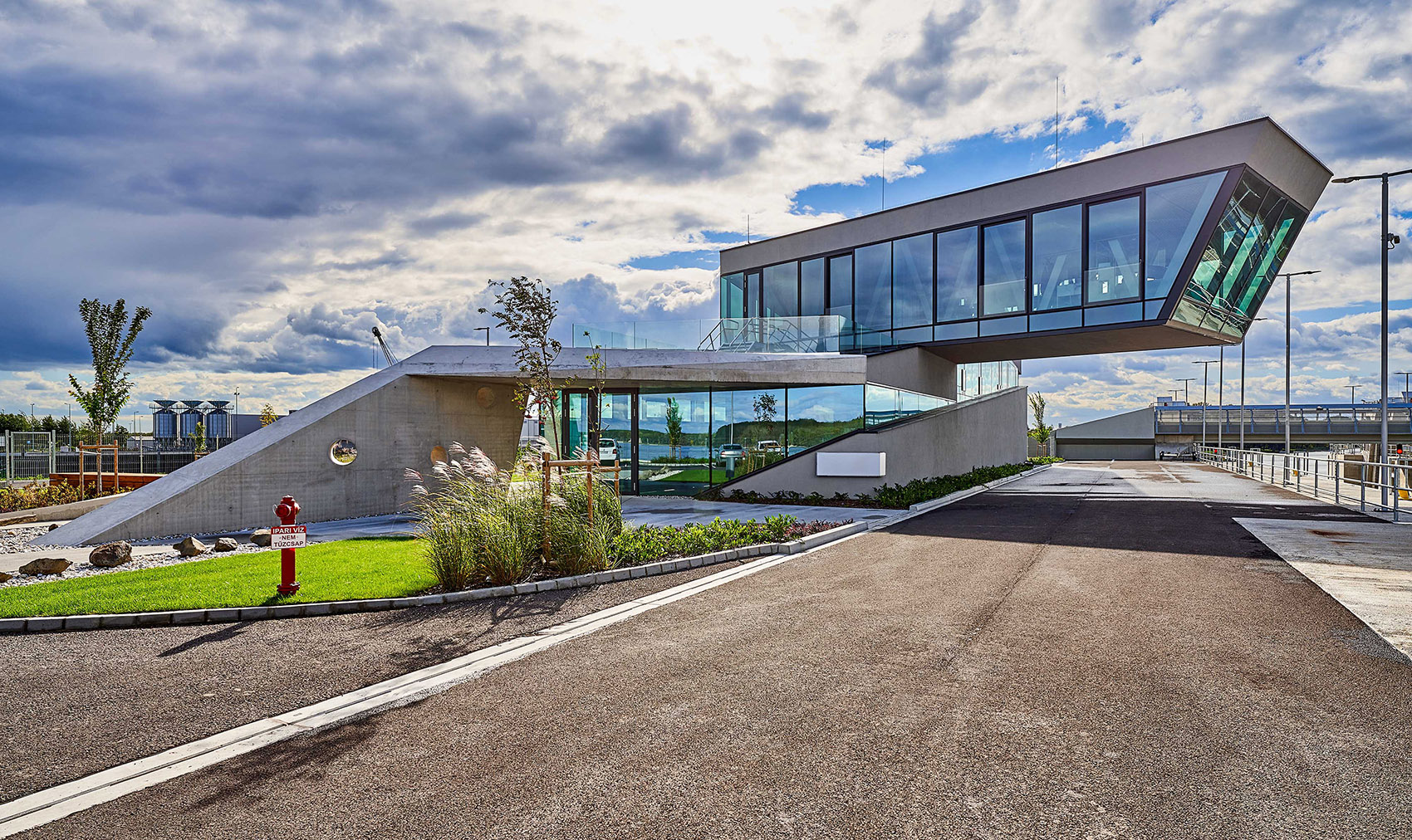 匈牙利 MosoniDanube 防洪闸门控制大楼丨TÉRHÁLÓZAT-21