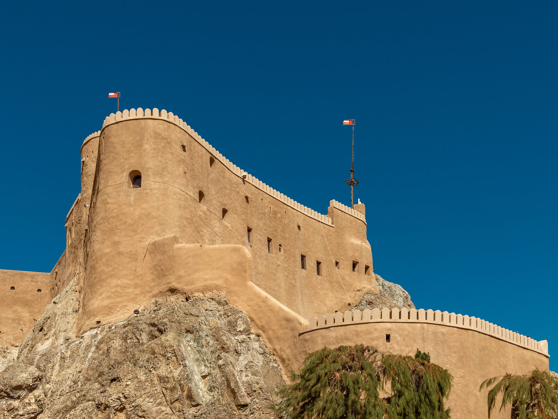 Oman - architecture, people and markets-16