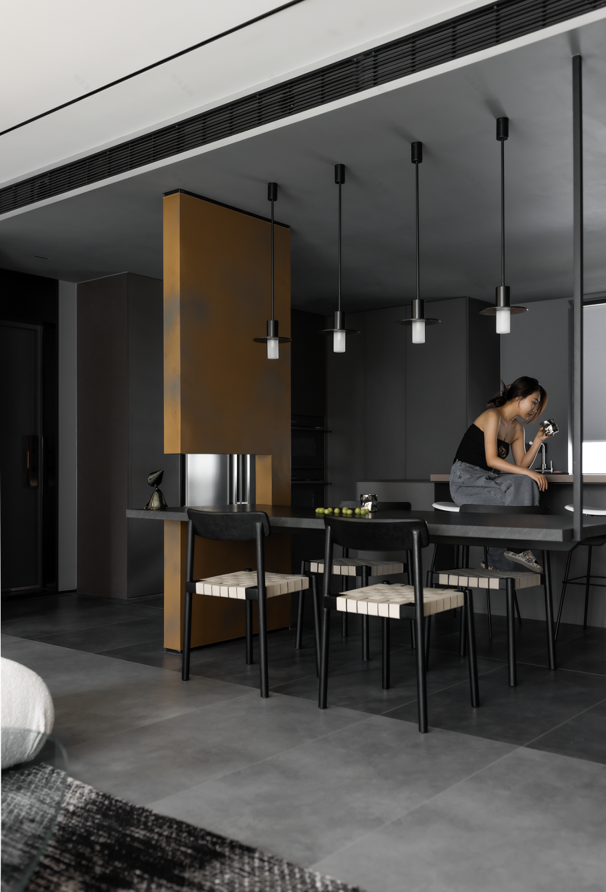 酷但“居家”,隐形收纳+“大平层”视野,无短板全能型暗调极简丨中国上海-38