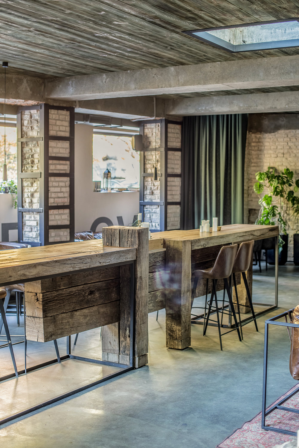 基辅“宿醉”酒吧 | 废墟中的自由空间-11