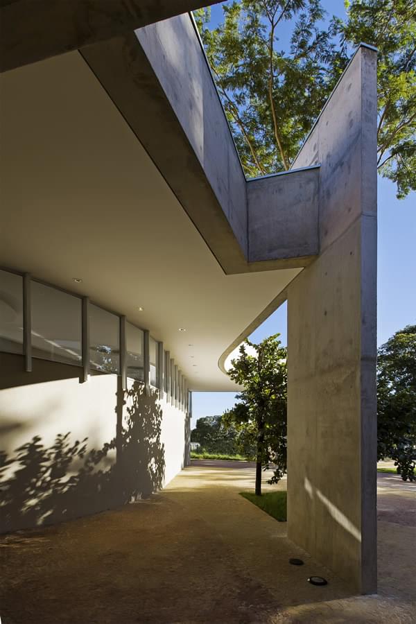 巴西 Campo Grande 高等法律学校建筑-4