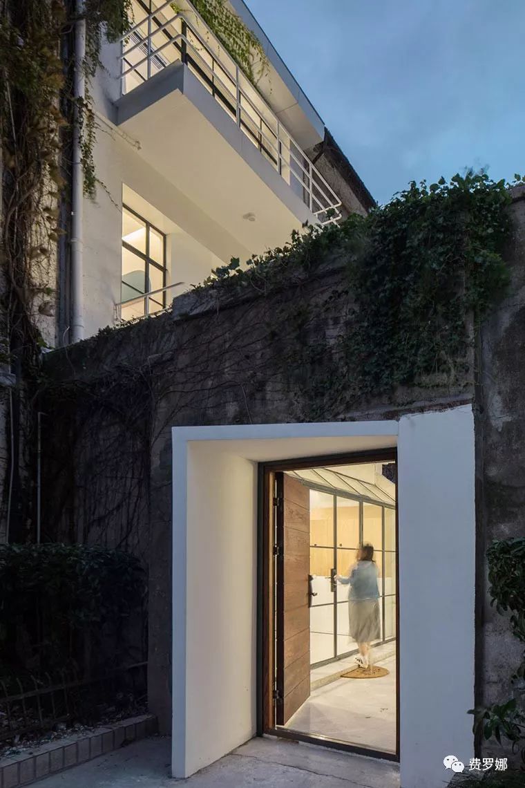 上海老建筑再现底蕴，改造40年天井街屋成为老城中的一点“白”-20