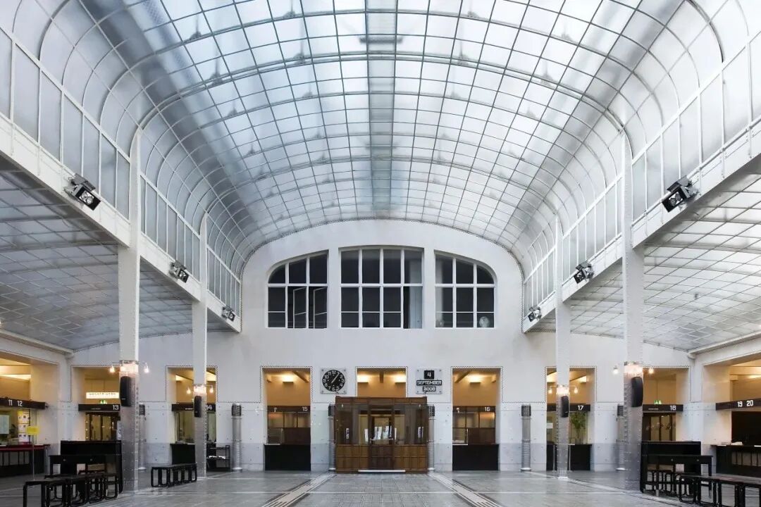 如何挑一款“正襟危坐”的经典凳子-31