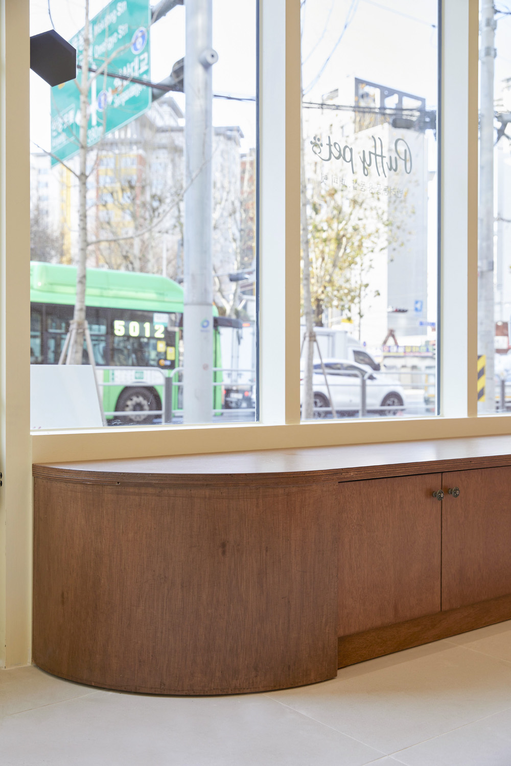 15 平米极简主义室内设计，尽显优雅品味-9