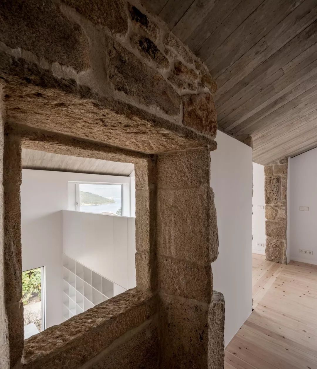 穆罗斯房子改造，废墟上的新生  Fuertes Penedo arquitectos-45