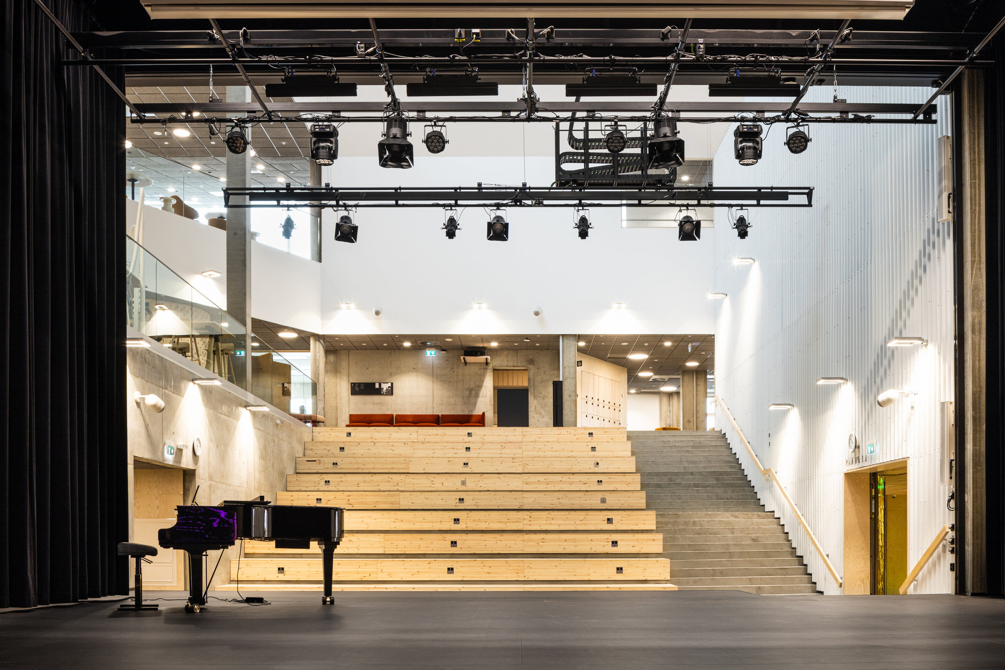 卢米特艺术高中丨芬兰库奥皮奥丨Lukkaroinen Architects-24