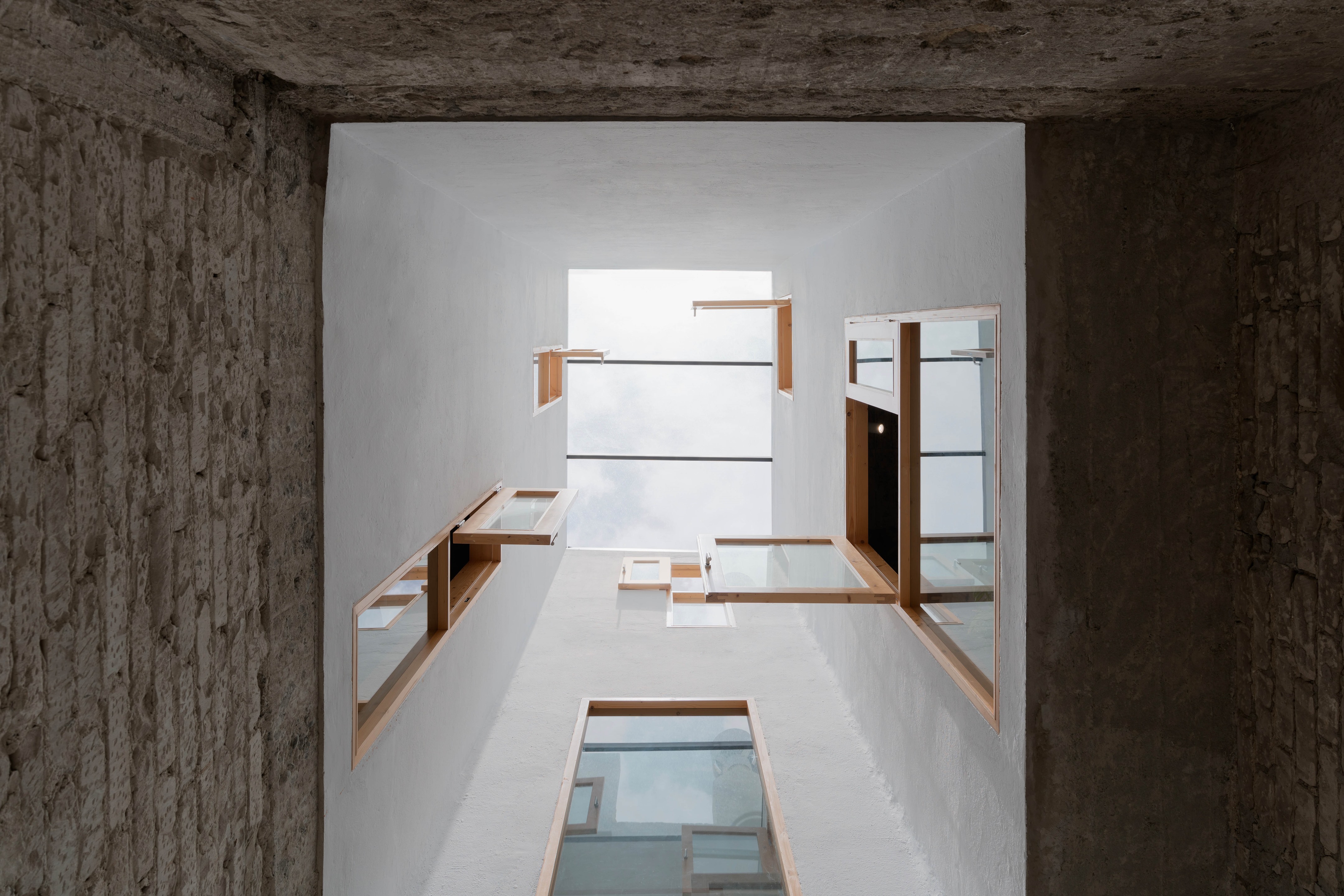 西班牙裸屋 · 历史街区的现代设计重生丨西班牙拉斯帕尔马斯丨XStudio-39