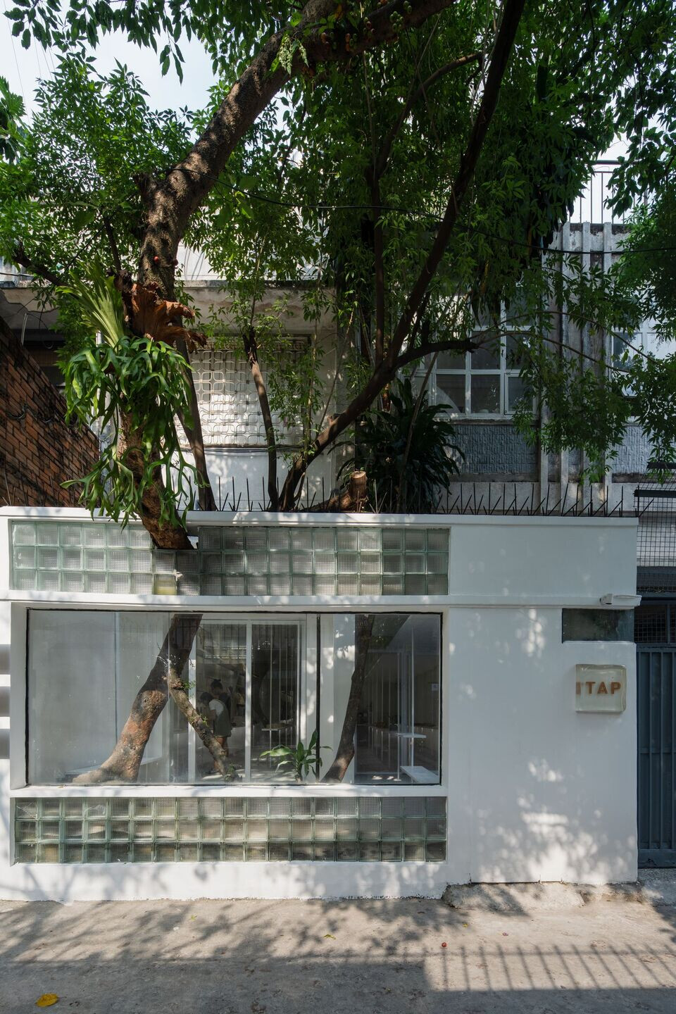 越南陶器店创意展示空间丨越南胡志明市丨Sawadeesign Studio-27