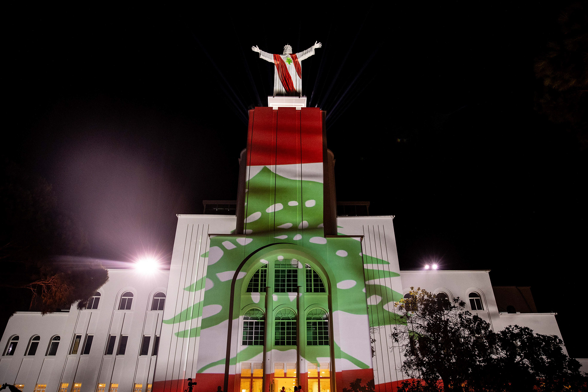 Jesus King Zouk Mosbeh - Illuminating the Statue-31