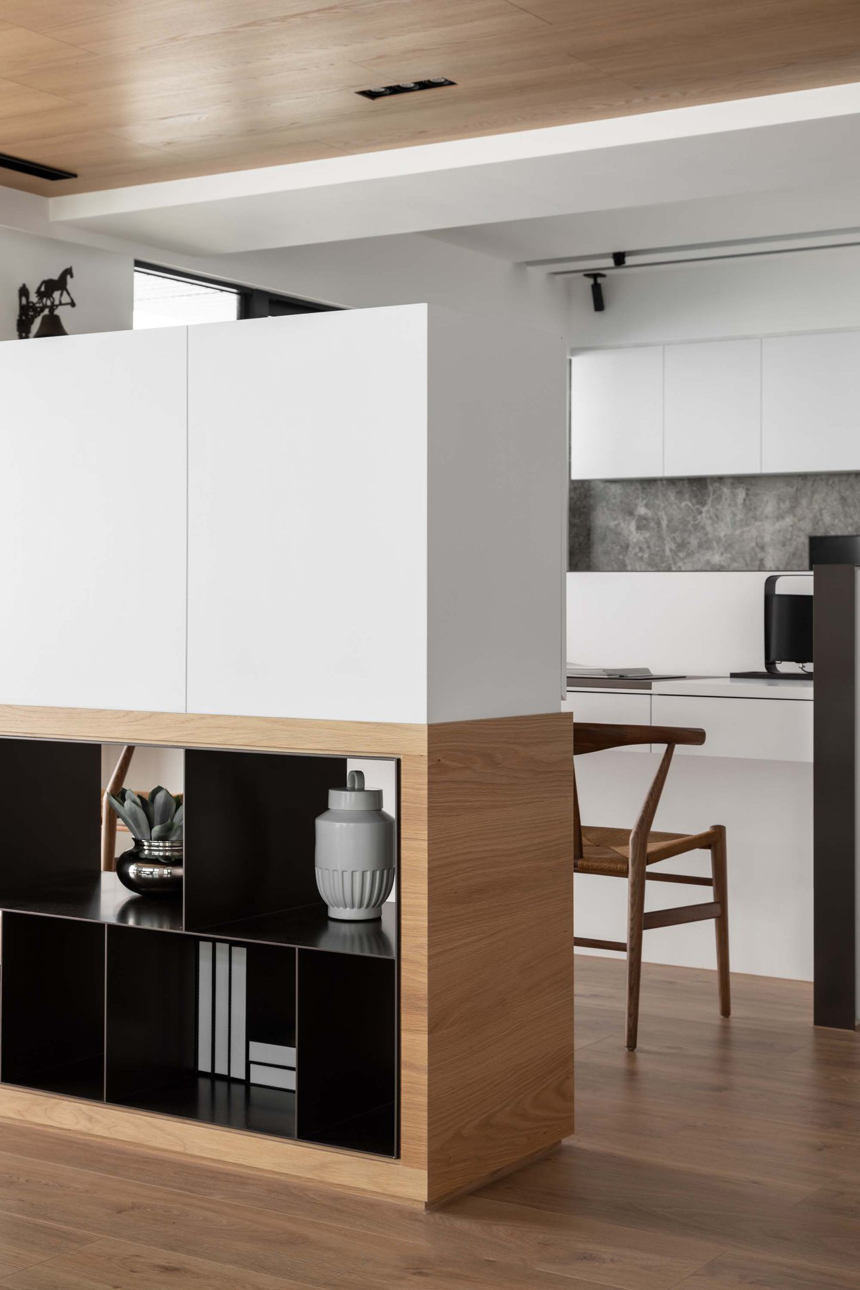 透·影空间设计 | 自然采光打造自由穿梭的白韵之境-10