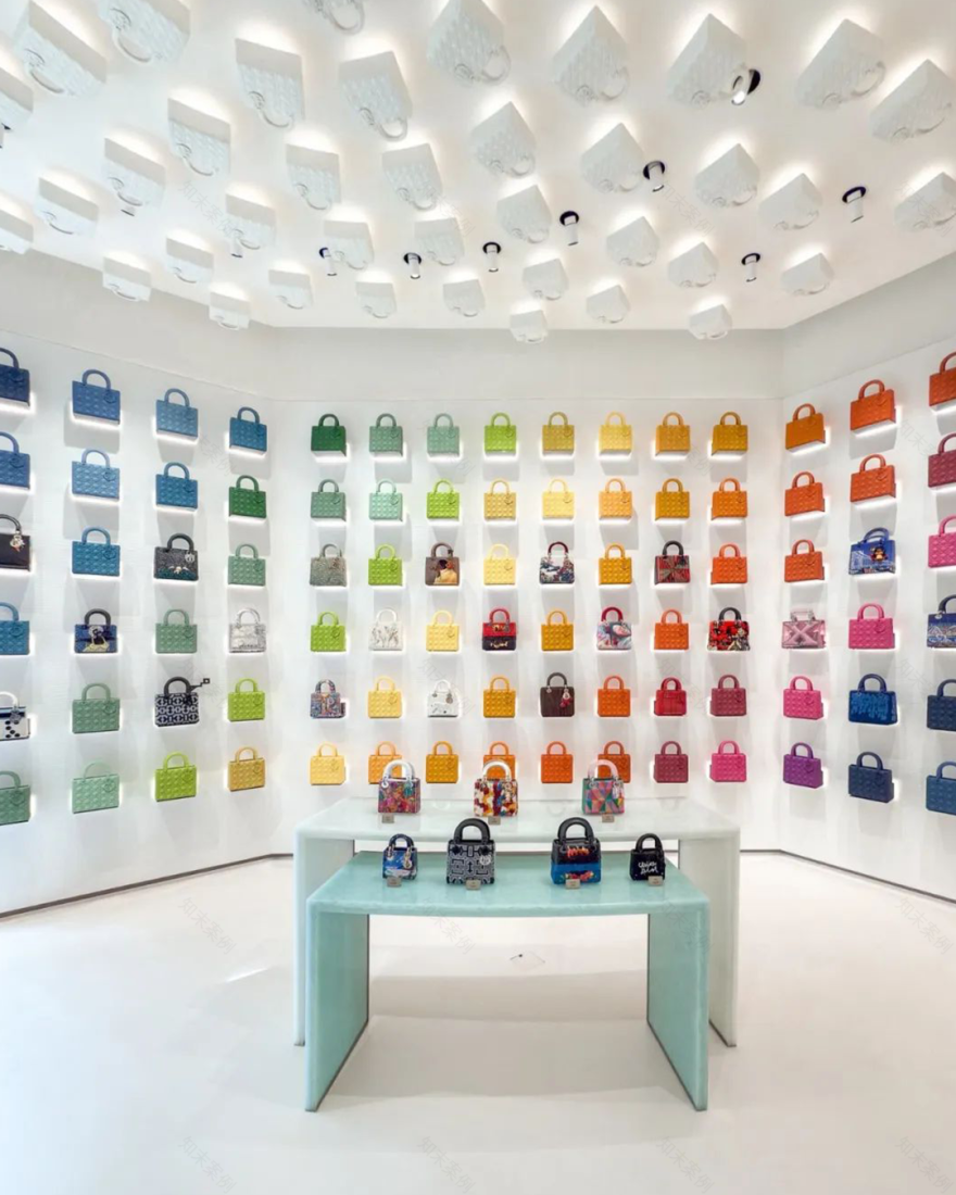 Dior 快闪店「黄金屋」丨泰国曼谷丨Dior 视觉营销创意总监 Luca Albero-58