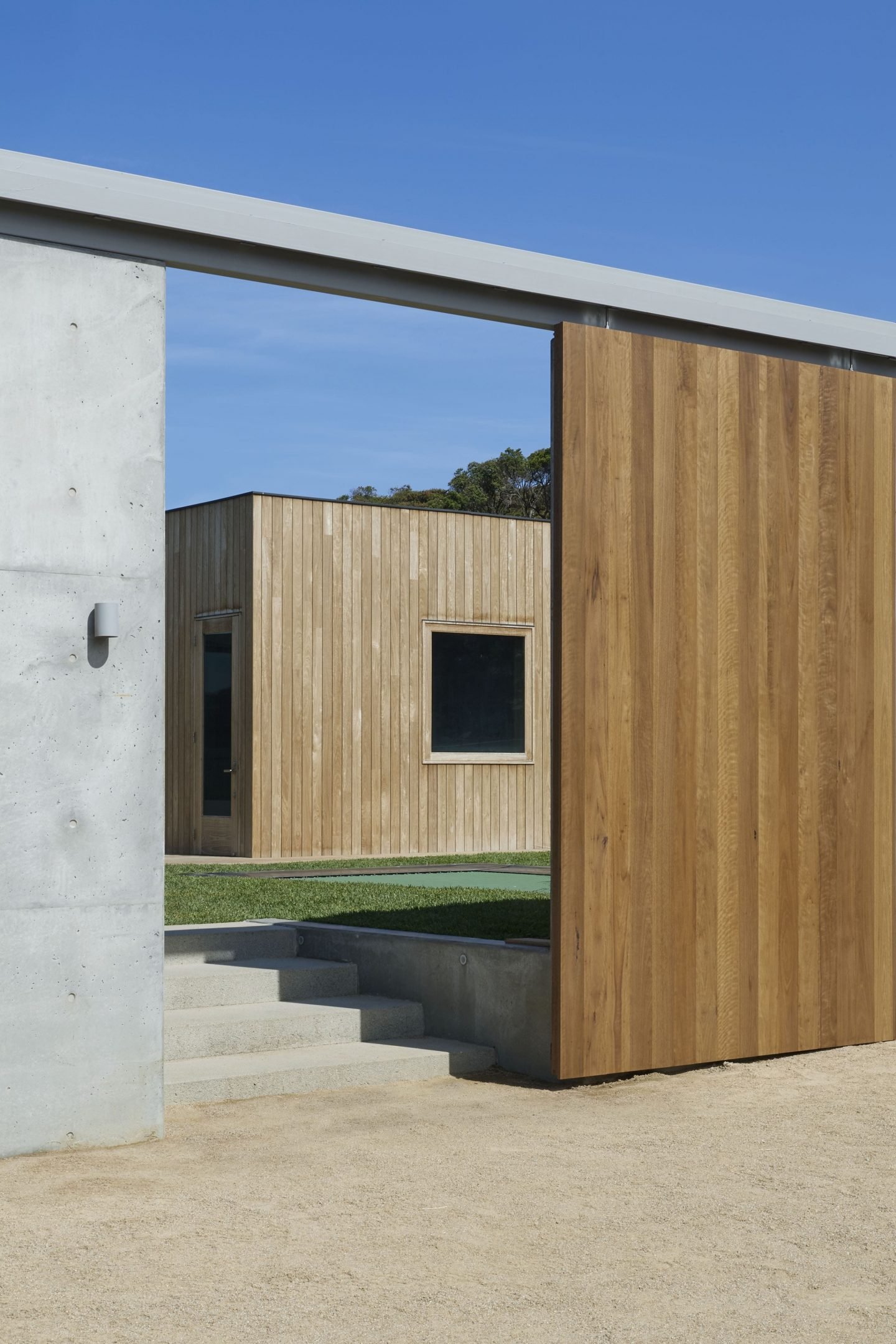 Contrasts And Duality Of Materiality Inform The Design Of House At Prickly Rocks - IGNANT-2