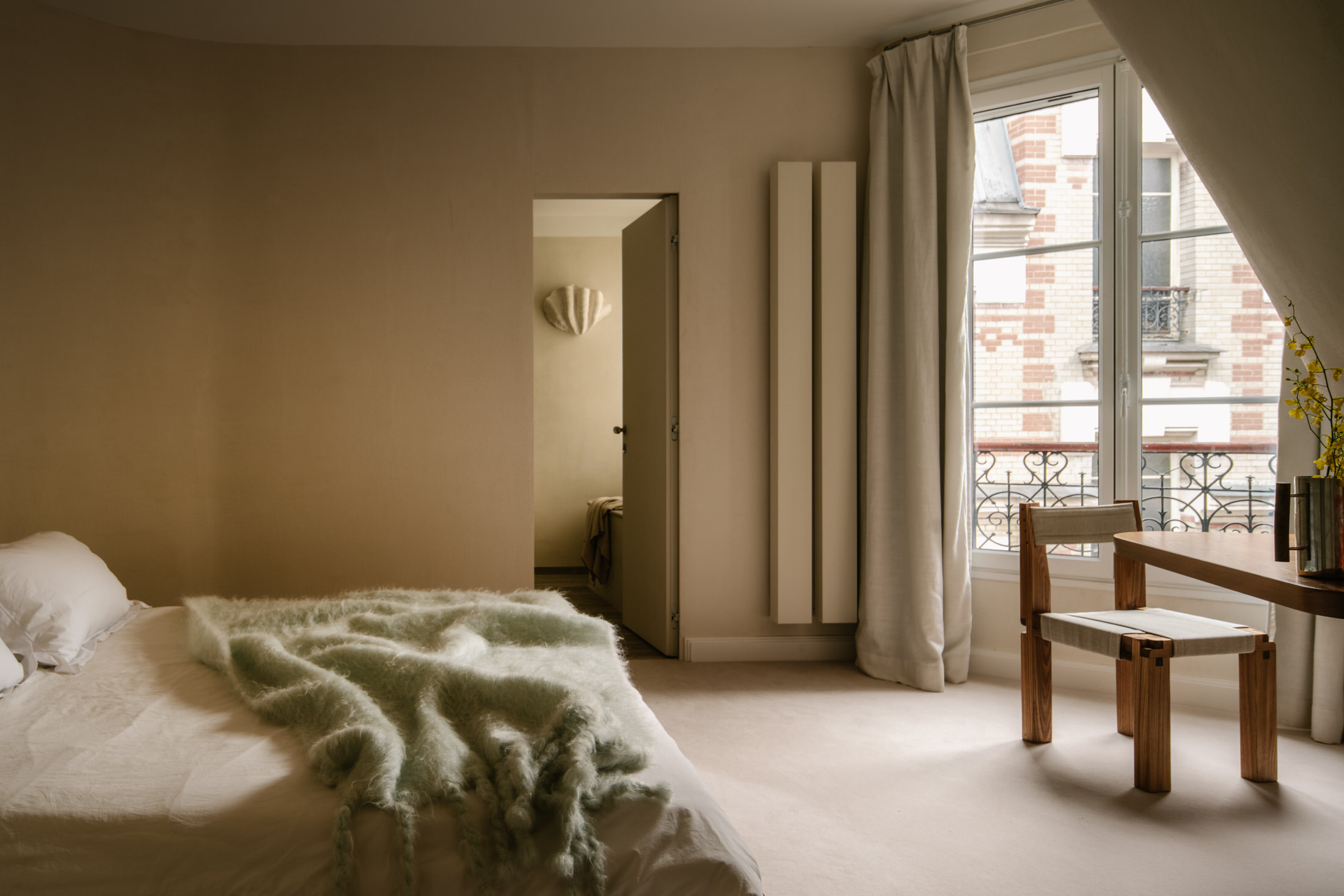 Eclectic Elegance: Turenne Apartment in Paris by Alicia Luxem.-50