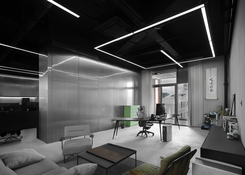 深圳 ROARINGWILD 工作室 · 街头文化融入设计-17