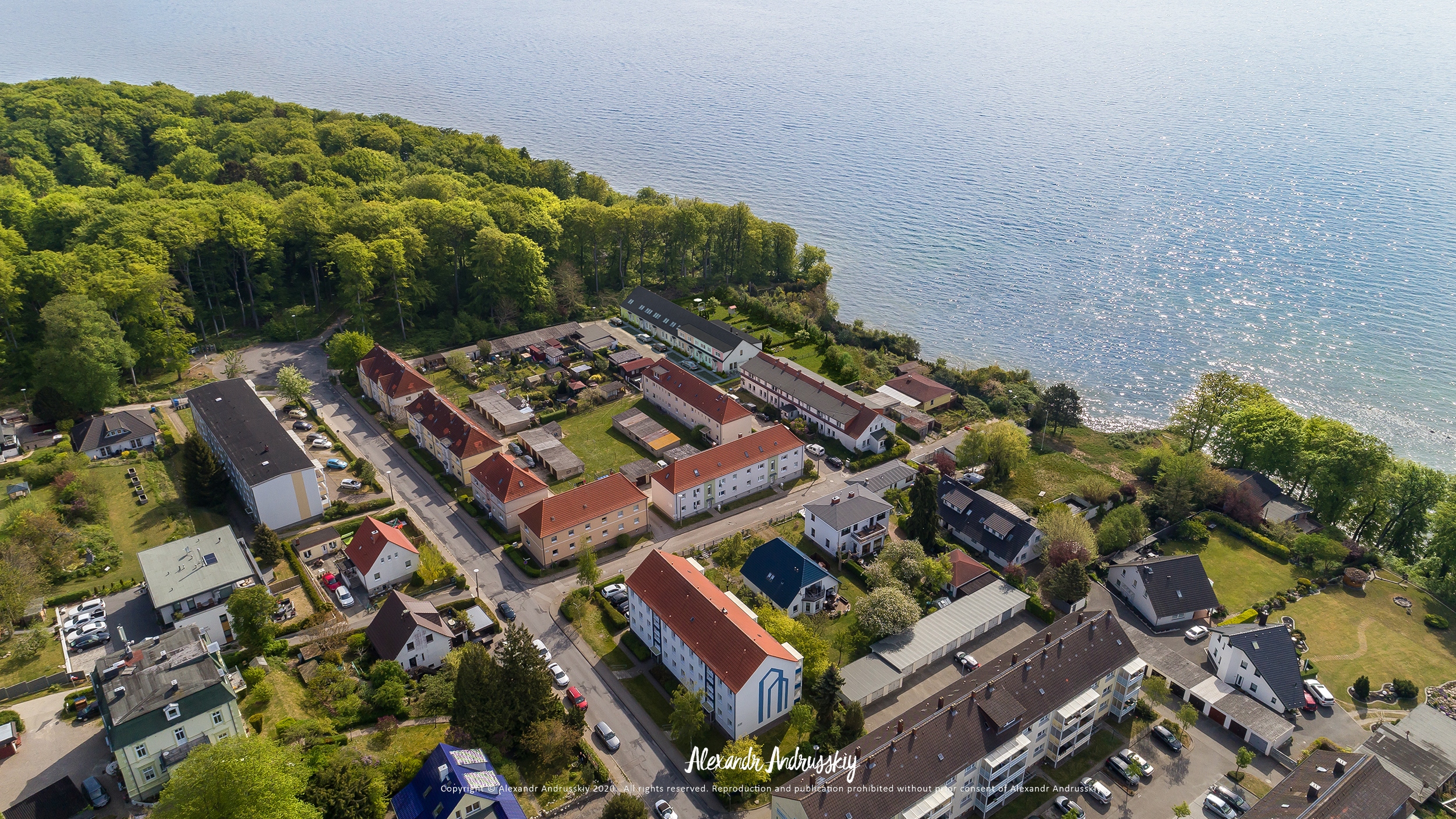 海岸边的公寓楼-8