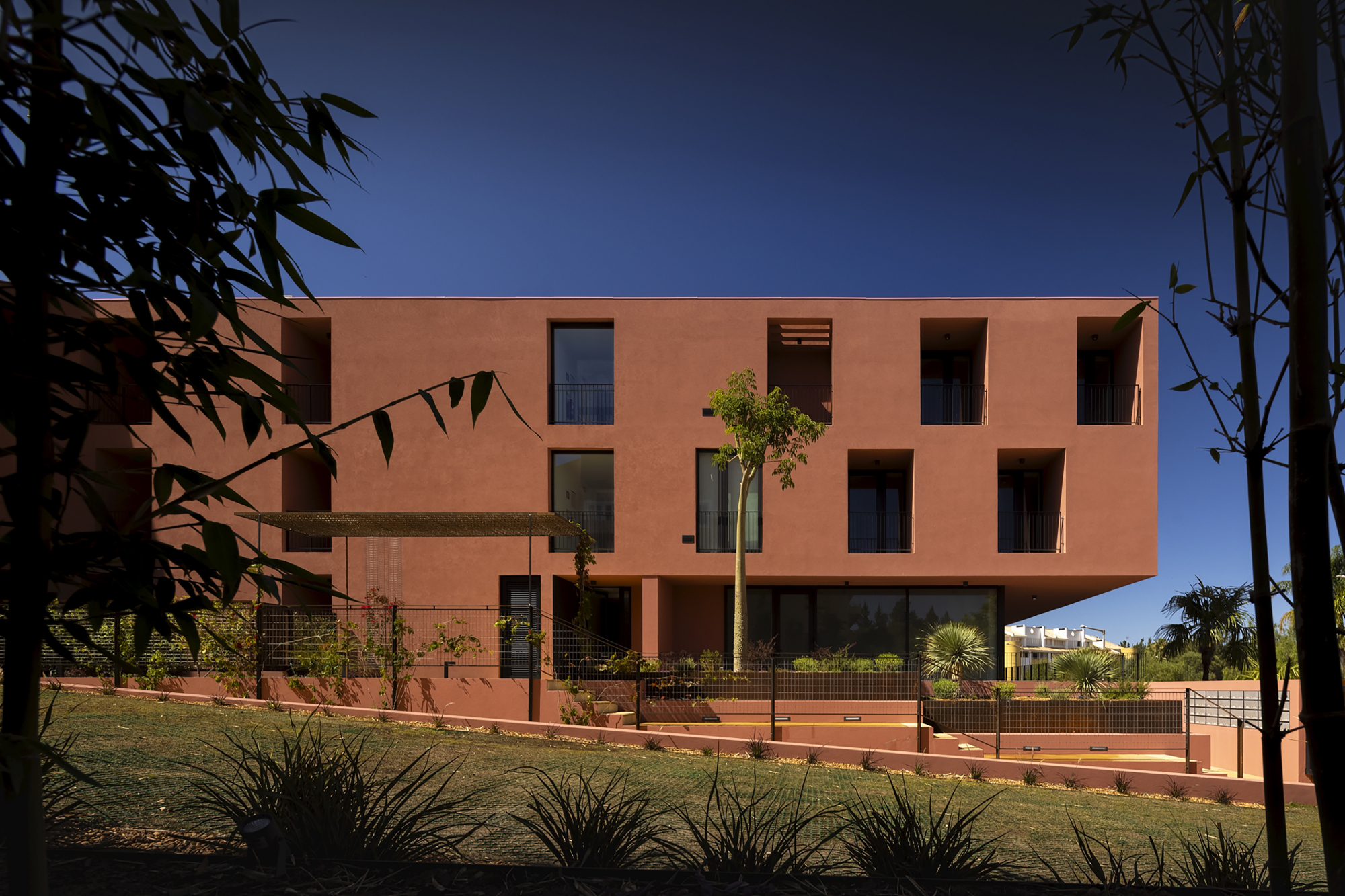 维拉摩拉一号公寓丨葡萄牙丨Saraiva + Associados-17