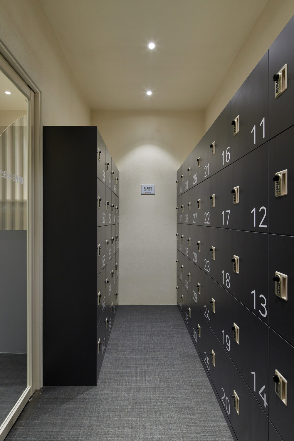 干净利落的 40 平米咖啡厅室内设计-20