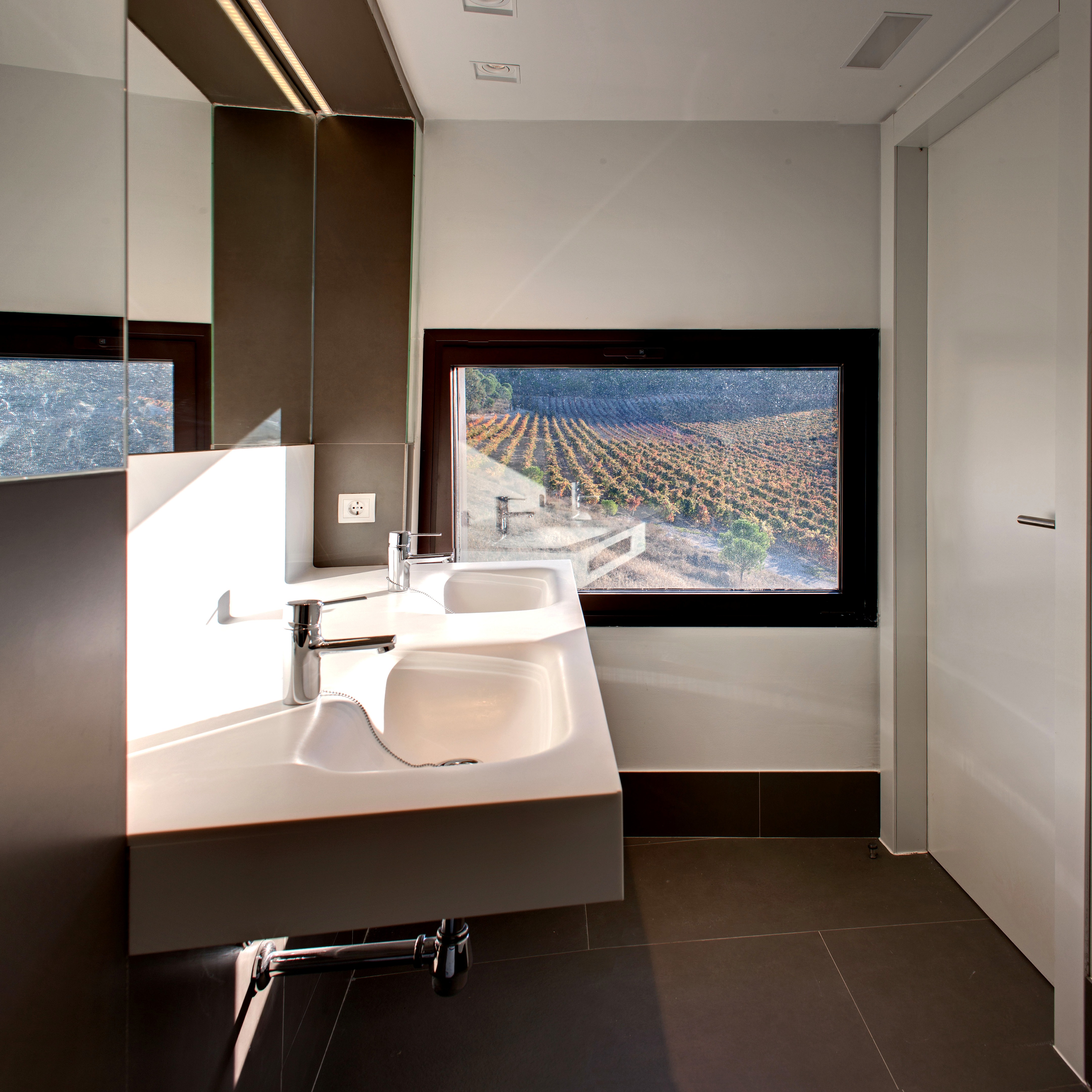 Vldemonjas 酒庄——绿色环保、高效能的现代酒庄设计-19